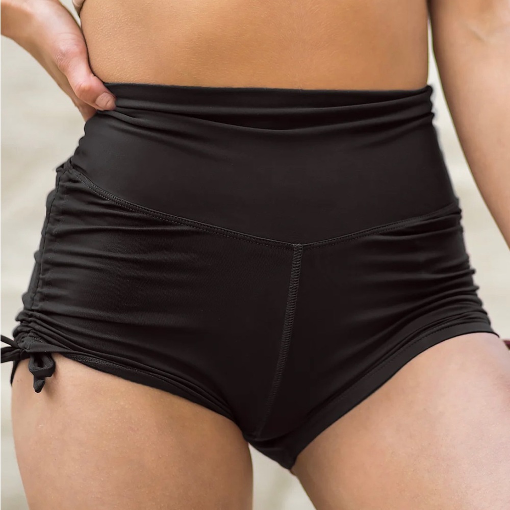 Mika Lucia Short High Waisted, Black, size small, S, hot yoga short, bikram